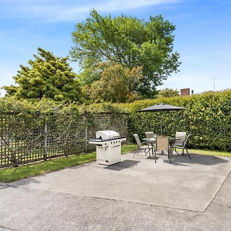 Kumeu Kottage Bed & Breakfast エクステリア 写真